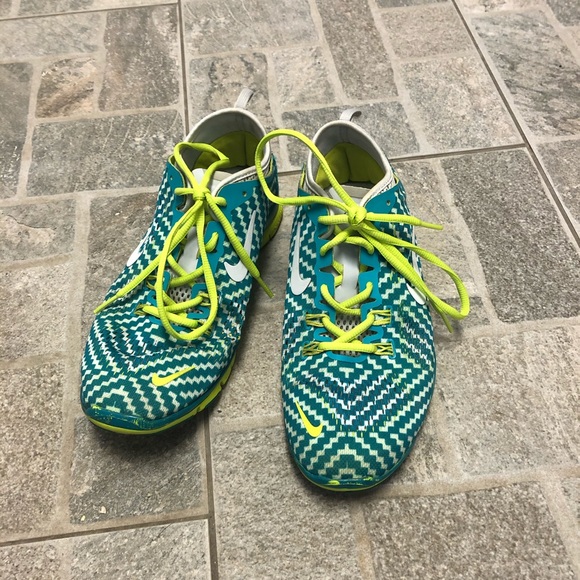 Nike Free Shoes - Picture 2 of 5